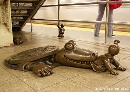 subway statues